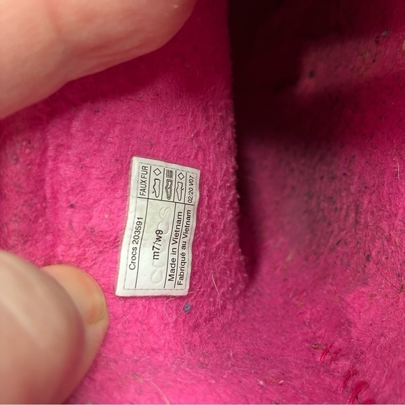 Crocs hot pink lined clogs unisex sizing - Picture 7 of 8